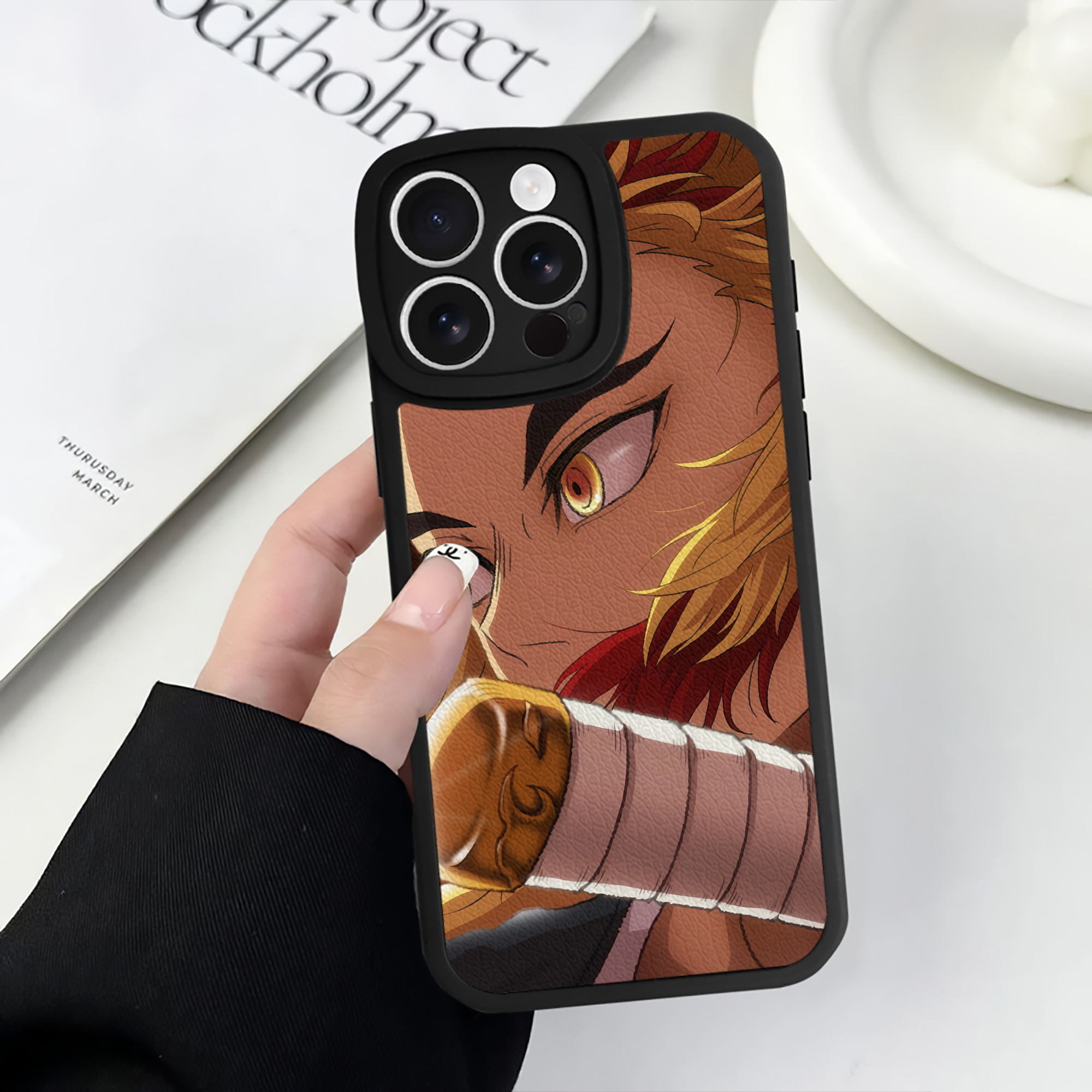 （画像用） 炎柱-煉󠄁獄 杏寿郎／れんごく きょうじゅろう Rengoku Kyoujurou 【iPhone 16シリーズ対応】シリコンスマホケース（レザー調） 材質：シリコン